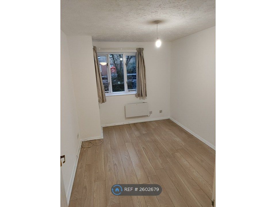 Property photo 3 of 5 Bedroom