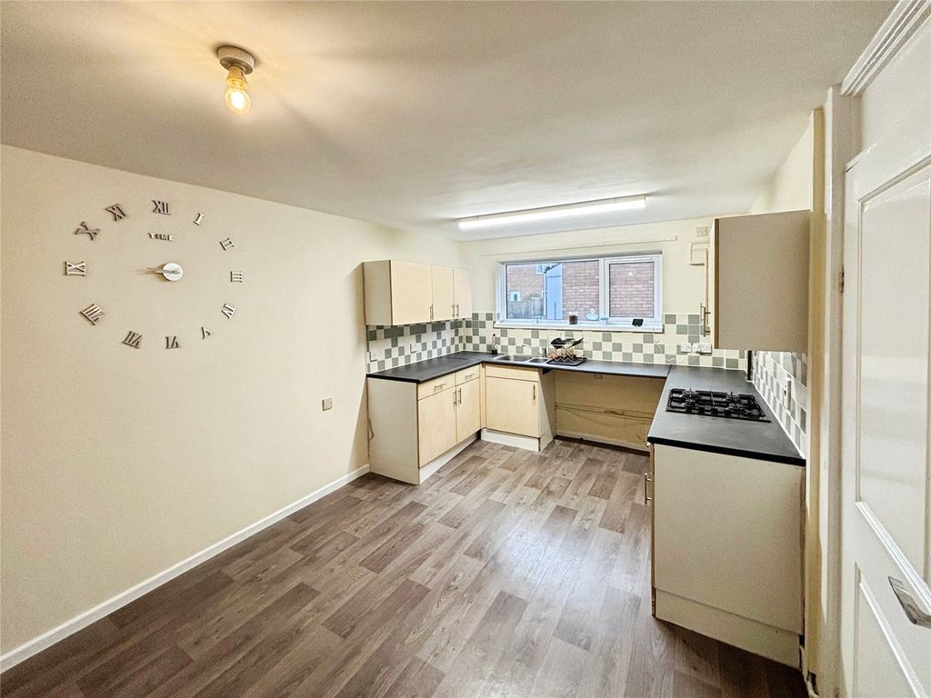 Property photo 3 of 14 Kitchen