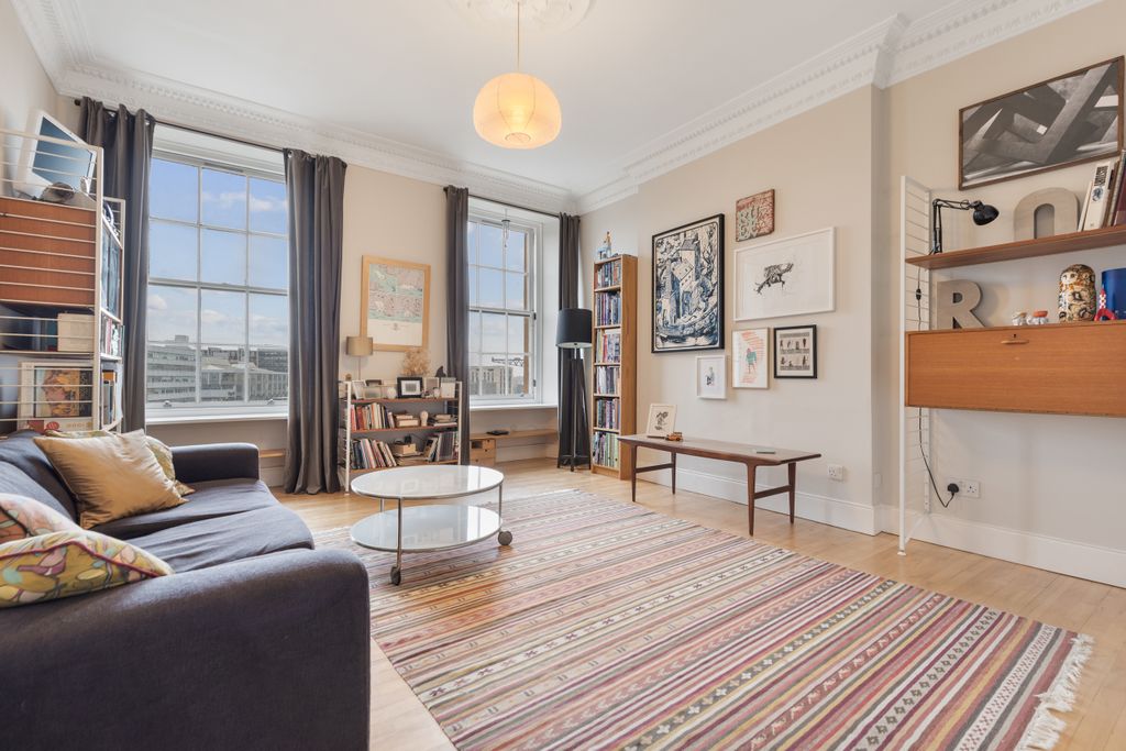 Property photo 2 of 25