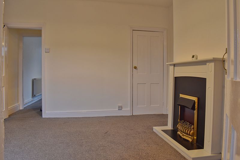 Property photo 3 of 9 Photo 12