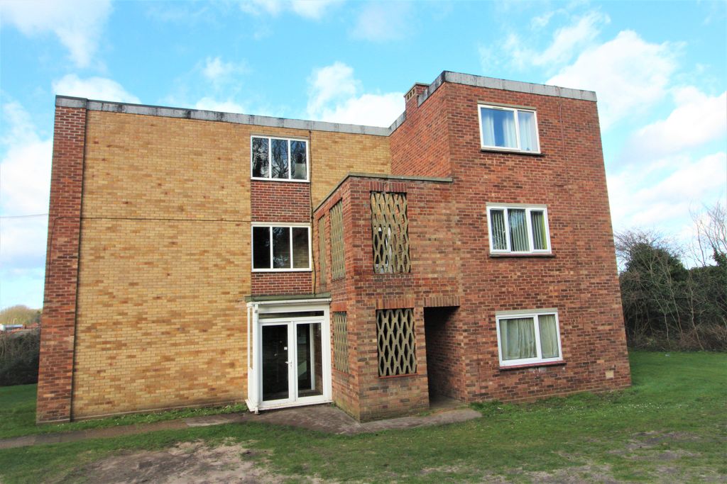 Property photo 1 of 13 Flat Catton View Court