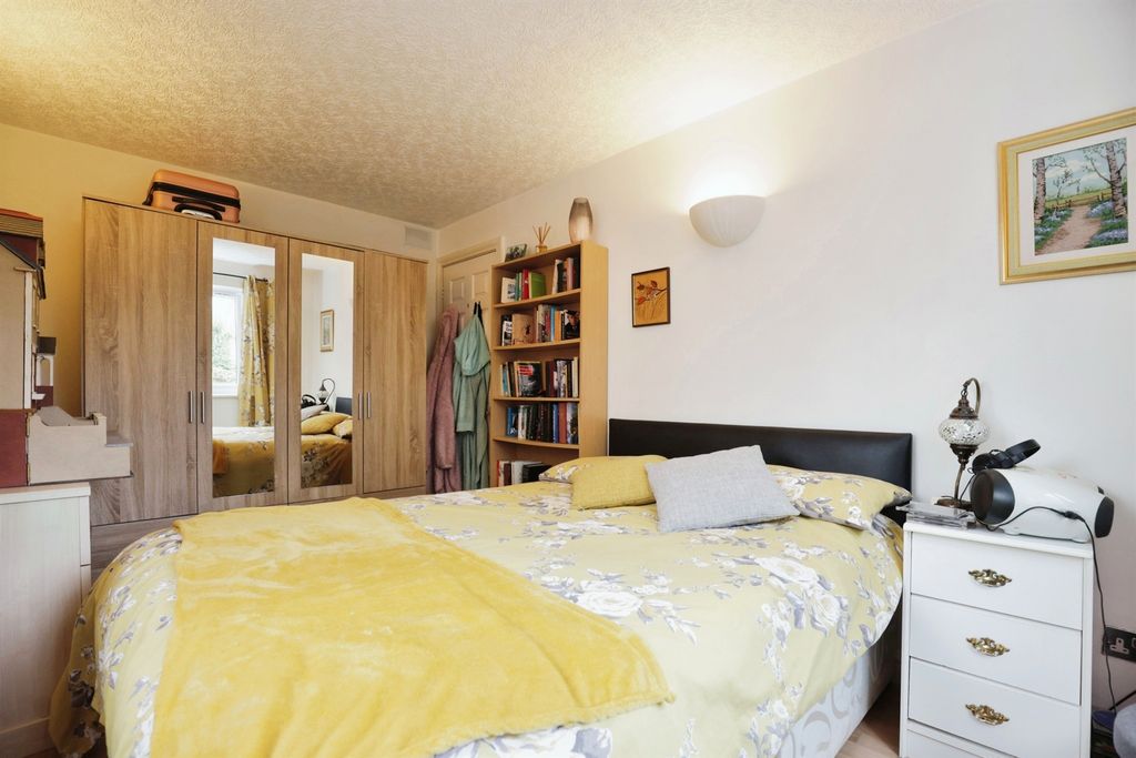 Additional image 10 of 1 bed flat for saleAlexandra Court, Kenilworth CV8