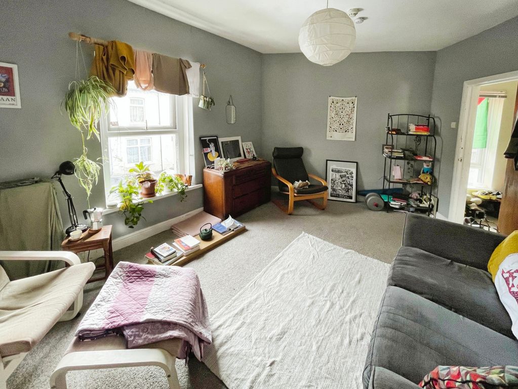 Property photo 1 of 9 Image