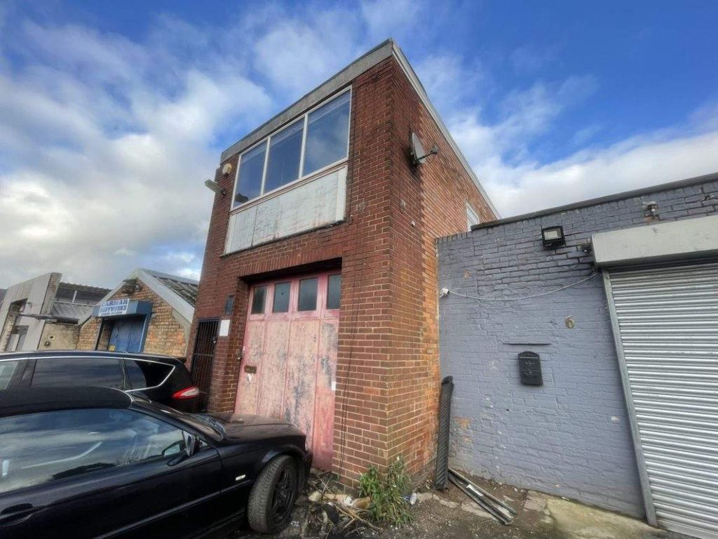 Property photo 3 of 6