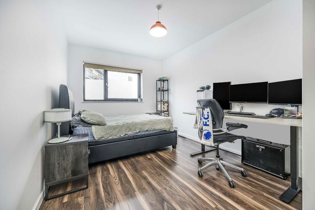 Property photo 3 of 7