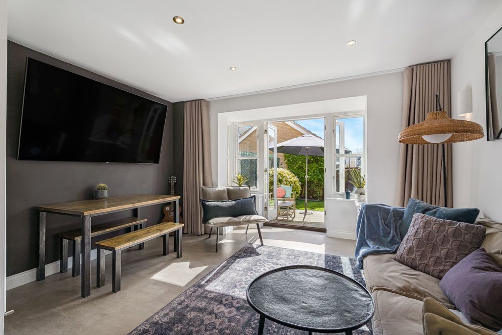 Property photo 2 of 16