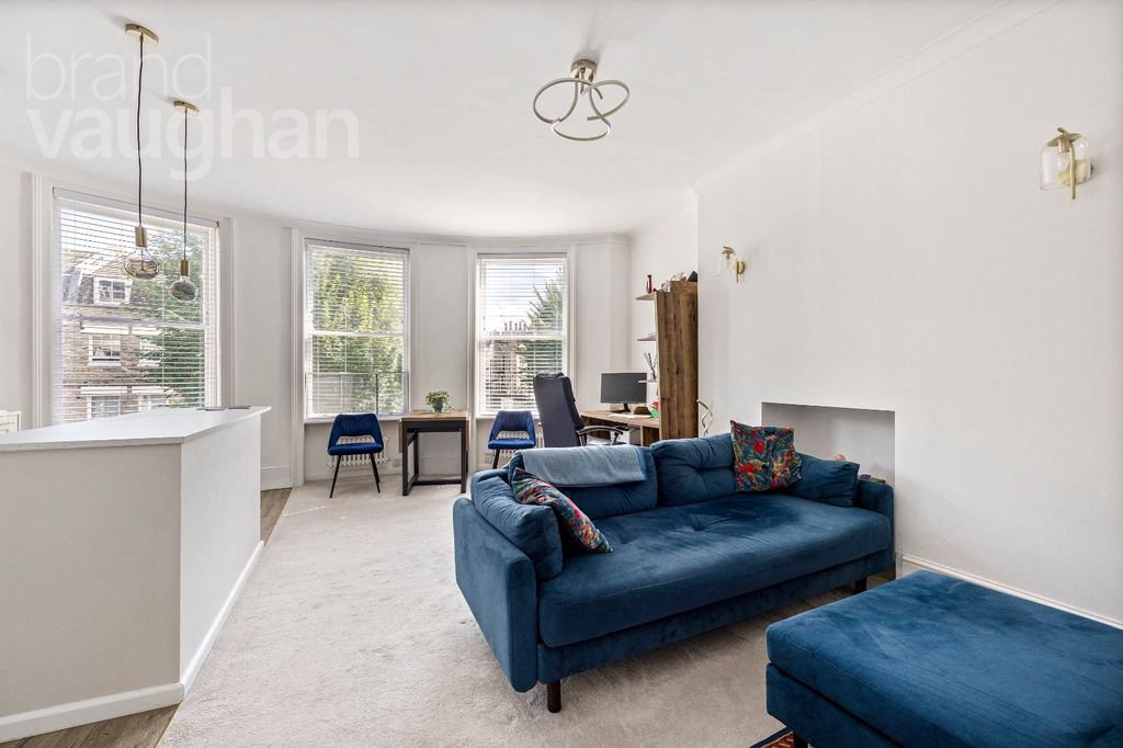 Property photo 2 of 21 Picture No. 03