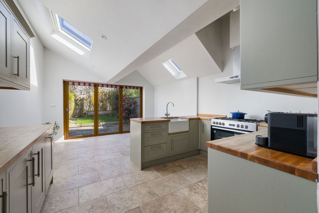 Property photo 3 of 17 Photo 7