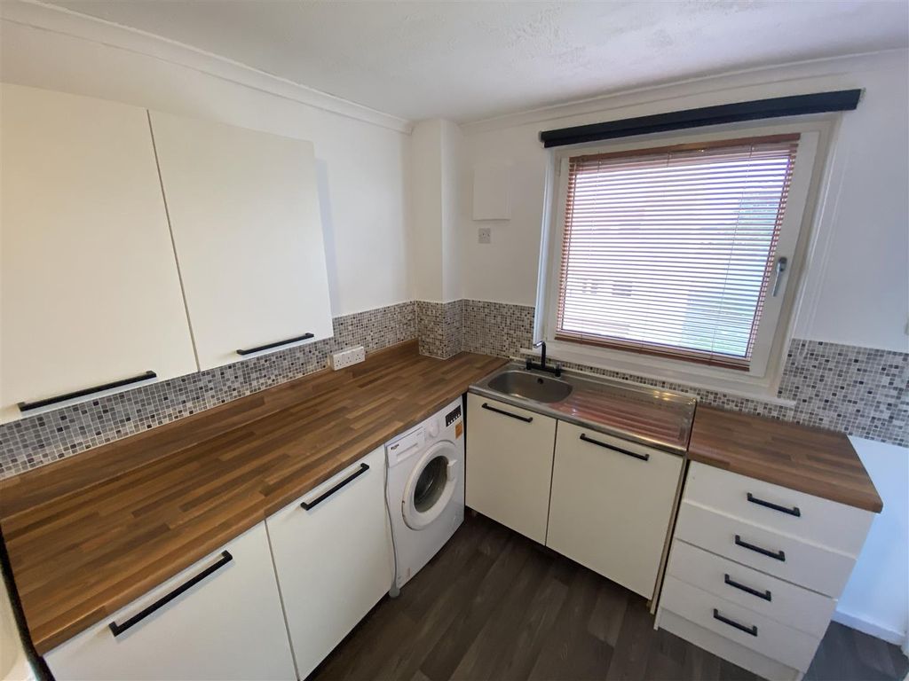 Property photo 2 of 11 Kitchen 1.Jpg