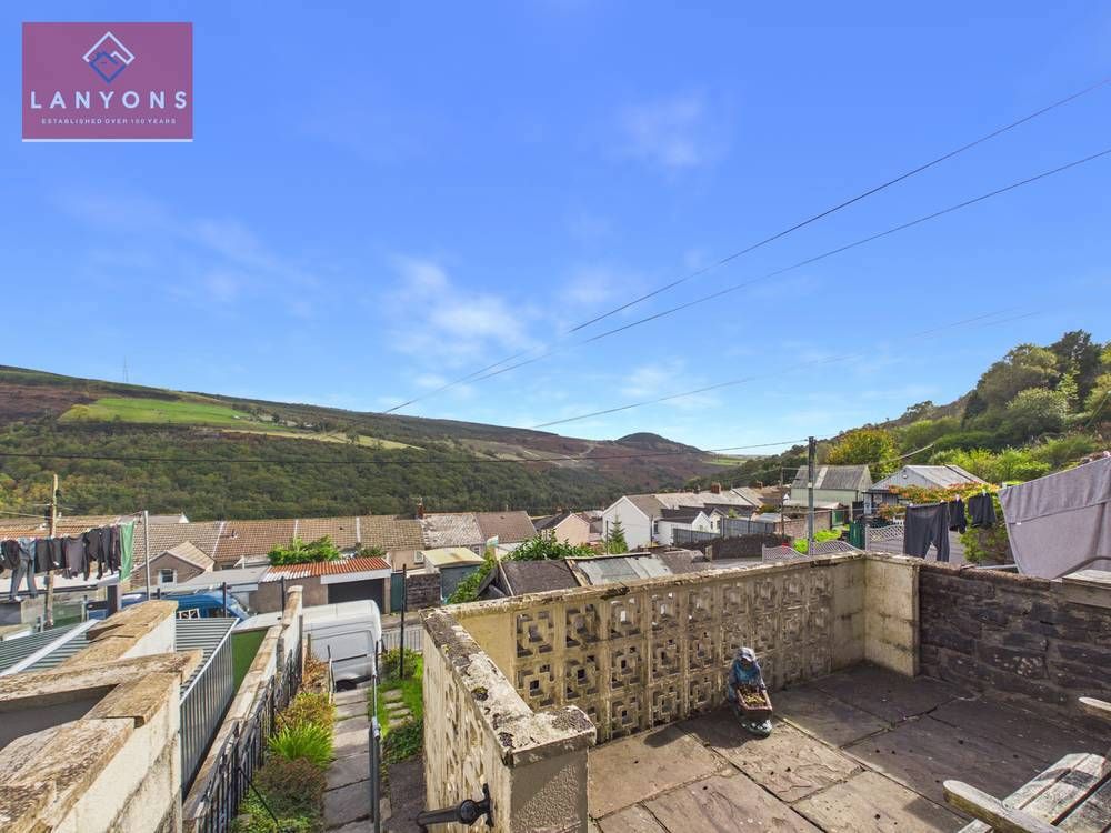 Property photo 2 of 15 Giraffe360-Still023