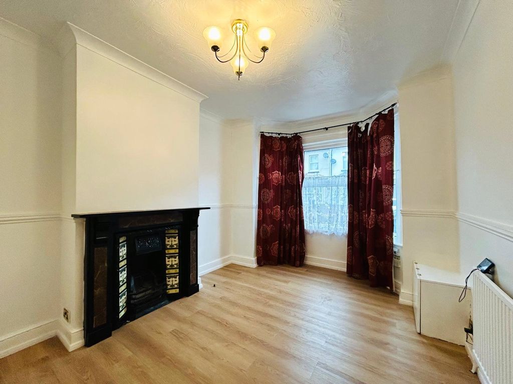 Property photo 3 of 9 Picture No. 07