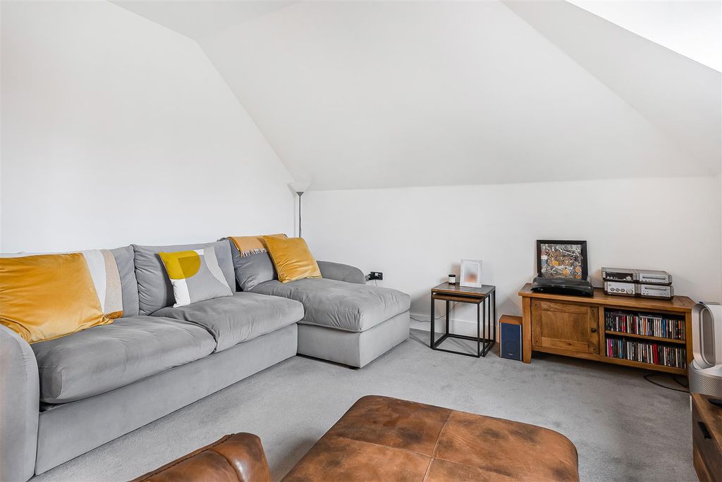 Property photo 2 of 17 7_77150.Jpg