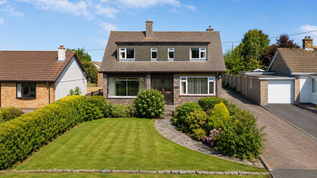 Property photo 1 of 18