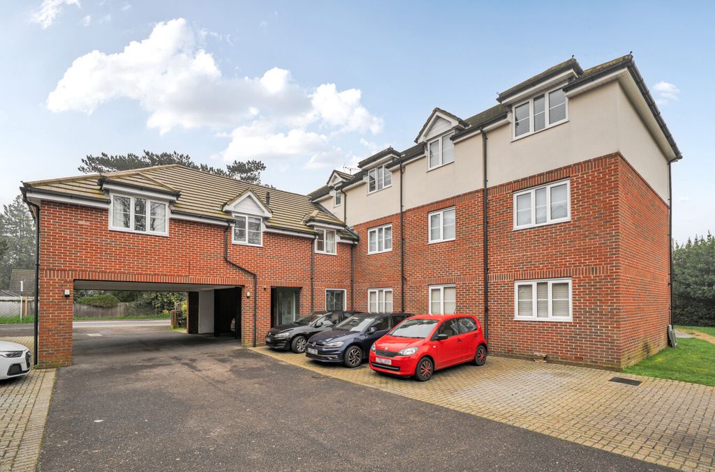 Property photo 1 of 12 1425467-6-69Aea31...