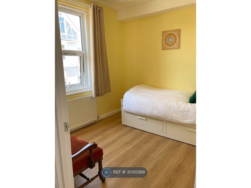 Property photo 3 of 5
