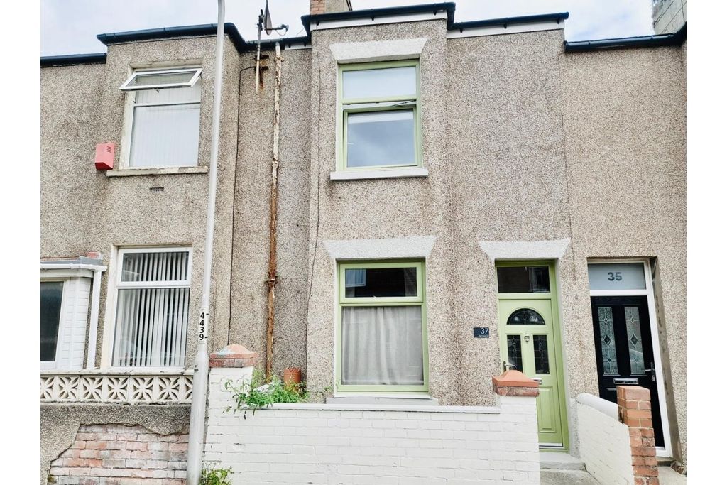 Property photo 1 of 17