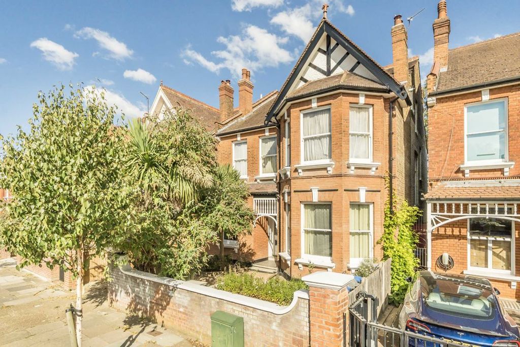 Property photo 1 of 8