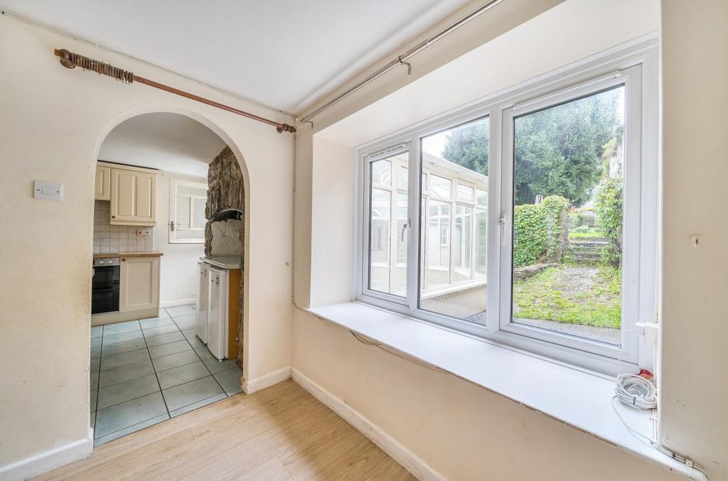 Property photo 2 of 21 Bampton, Seddons