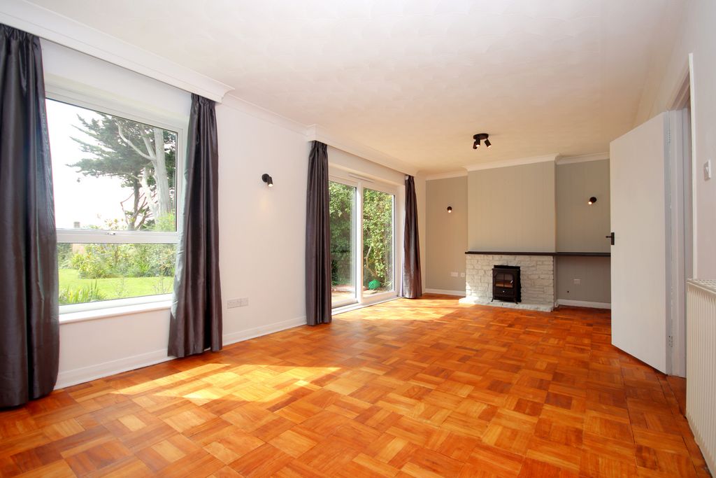 Property photo 2 of 18