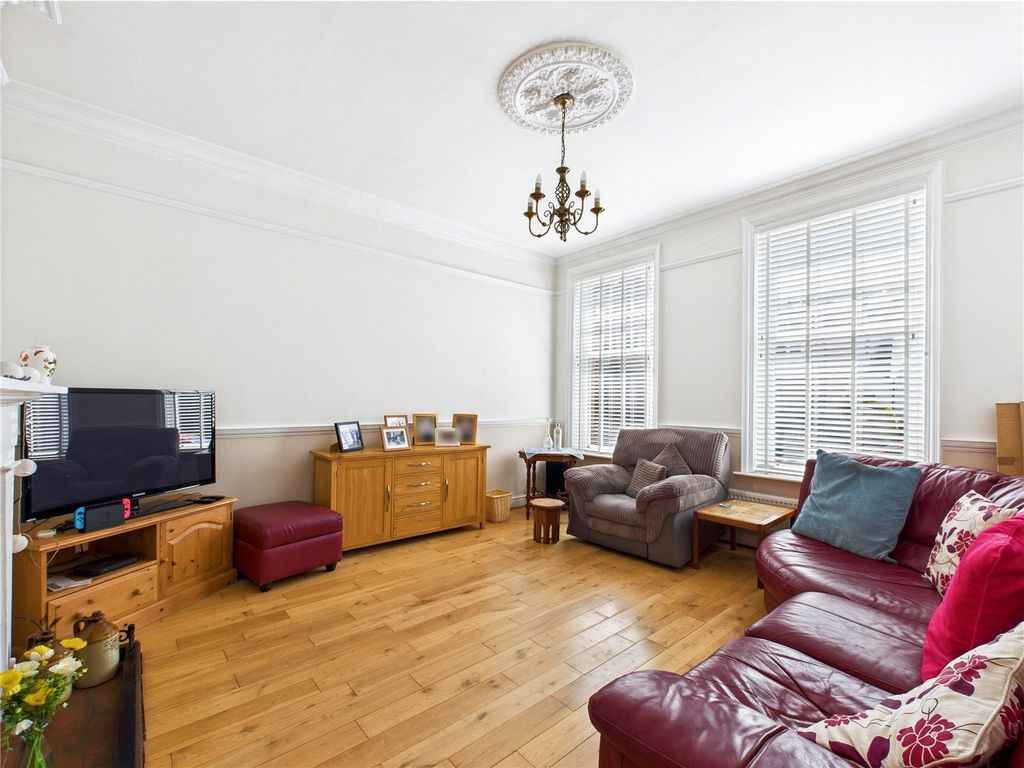 Property photo 2 of 31 2 - Picture No. 09