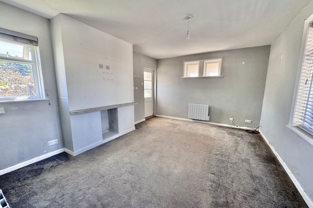 Property photo 3 of 12 Living Room