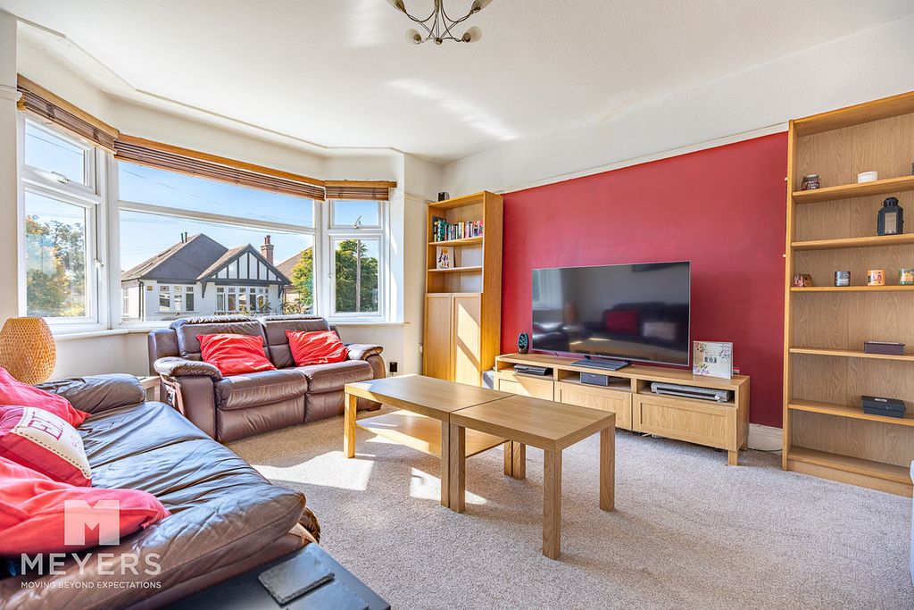 Property photo 3 of 11