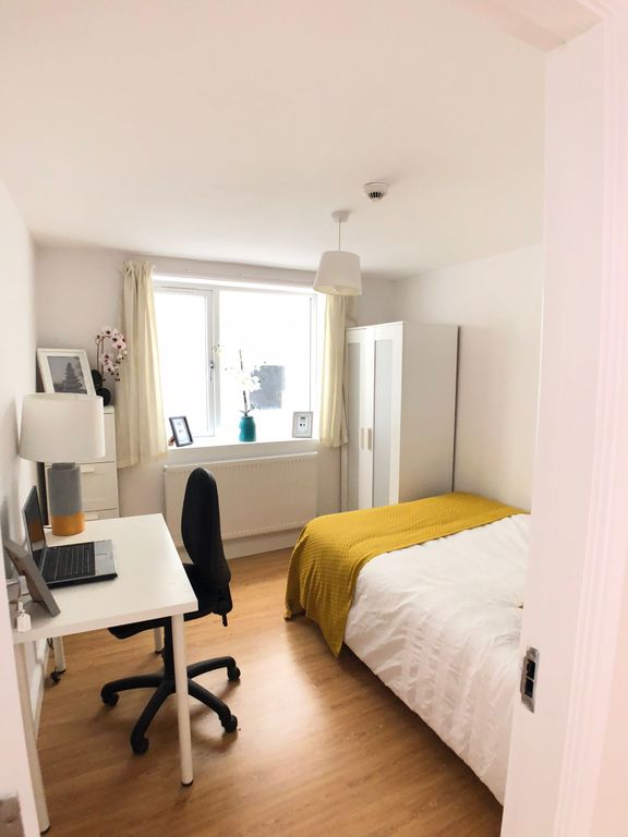 Property photo 3 of 9 202