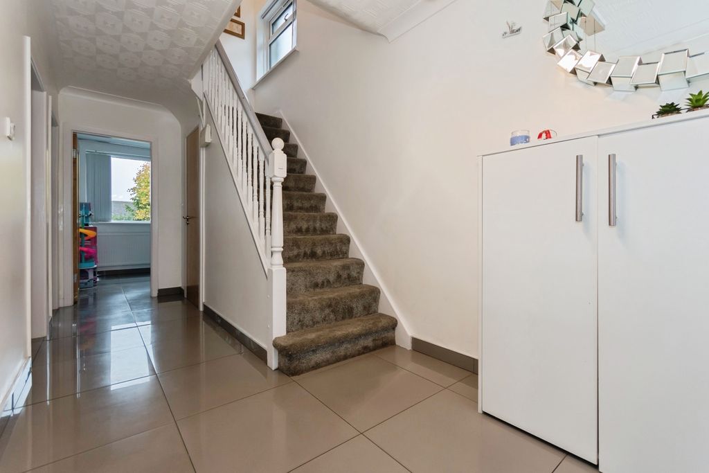 Property photo 2 of 22 Hallway