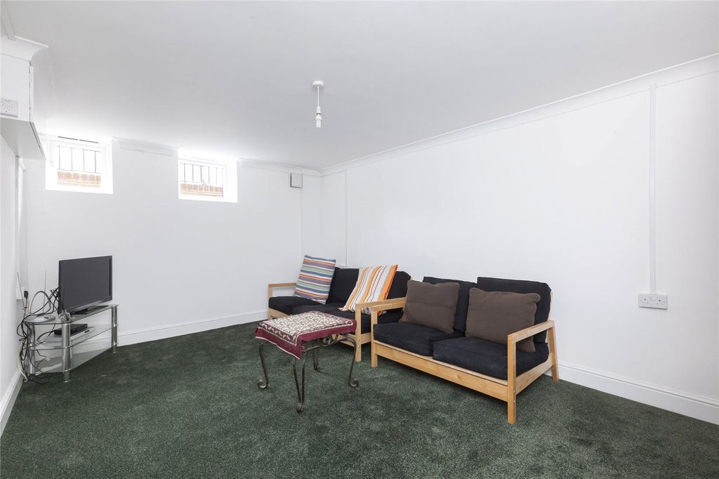 Property photo 3 of 7 Picture No. 02