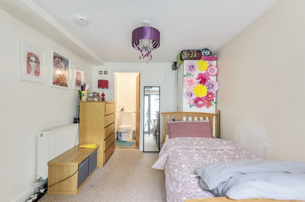 Property photo 3 of 7 Picture No. 25