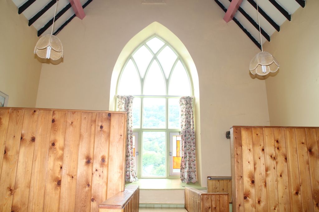 Property photo 2 of 11