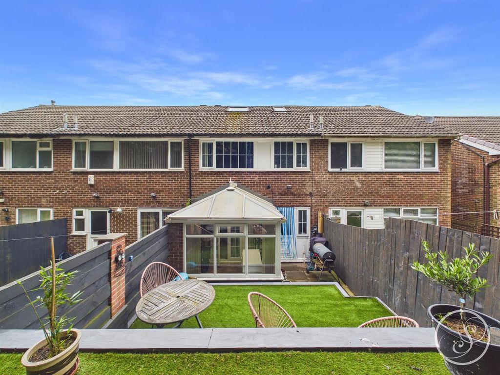 Property photo 1 of 14 External