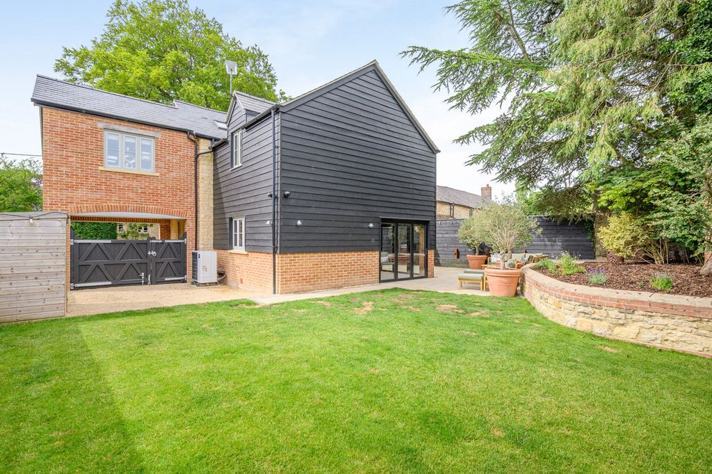Property photo 3 of 37