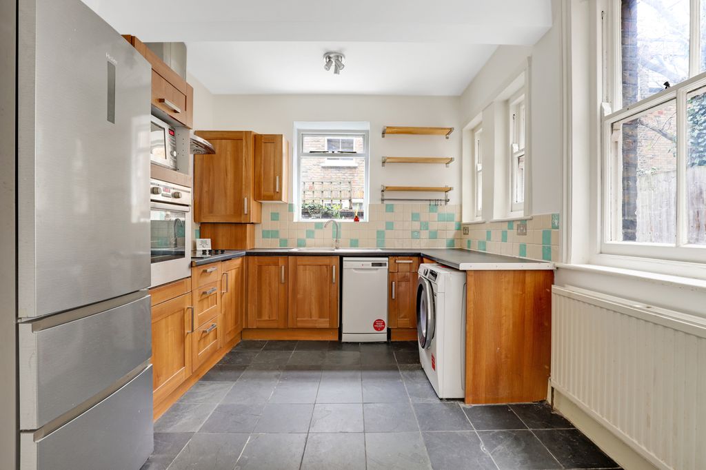 Property photo 3 of 14 Kitchen