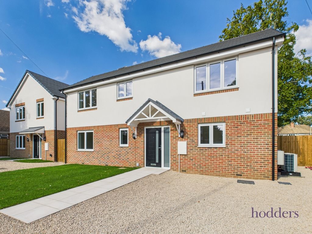 Property photo 1 of 39 Picture No. 16