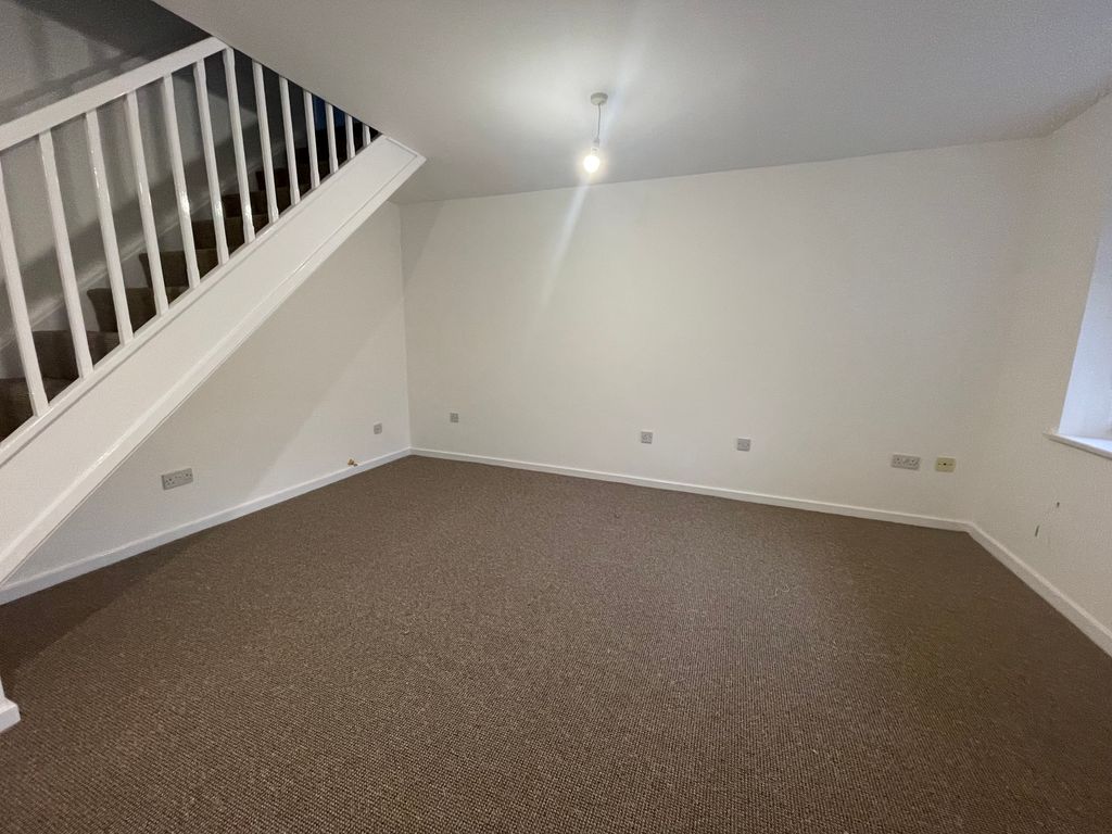 Property photo 3 of 9 Living Room