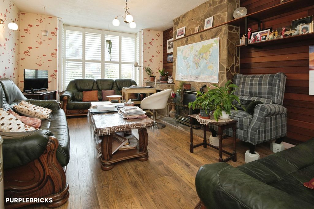 Property photo 3 of 26 Lounge/Dining Room