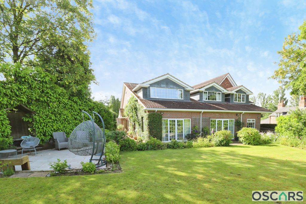 Property photo 1 of 31 Photo 30