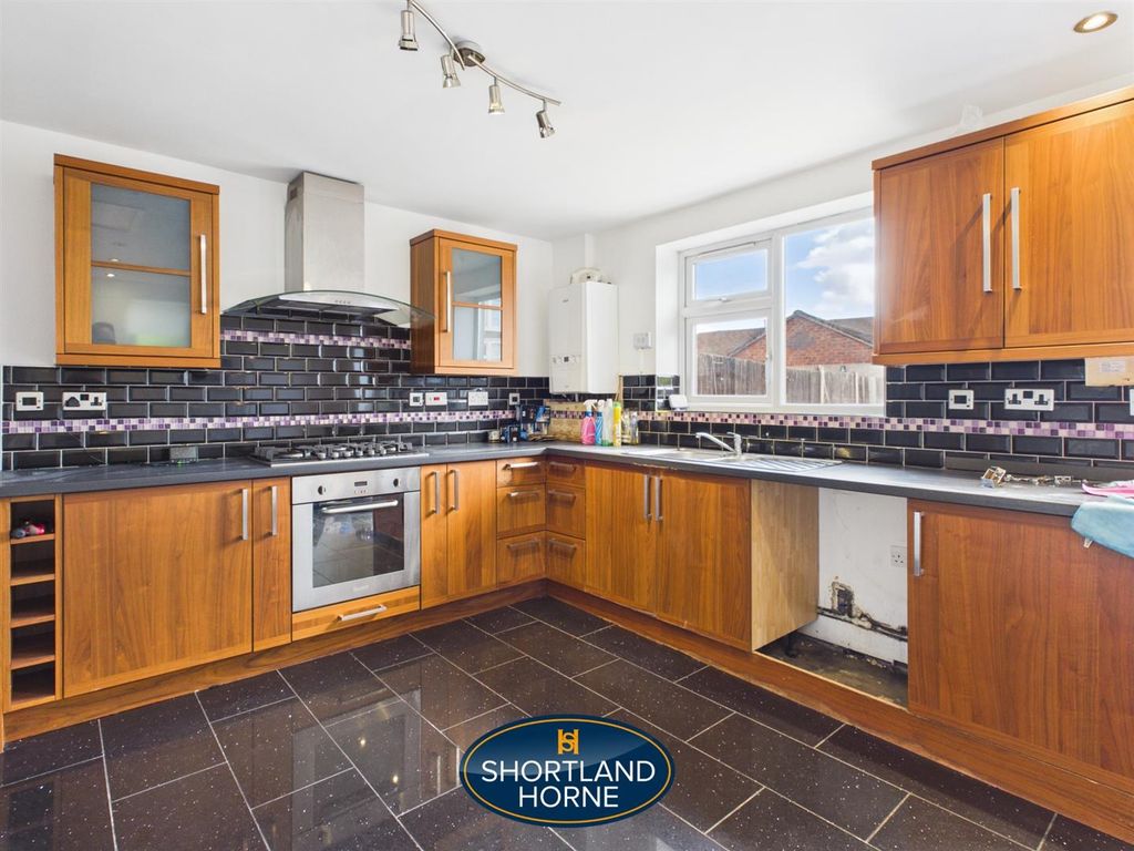 Property photo 3 of 22 Cam04377G0-Pr0452-Still007.Jpg