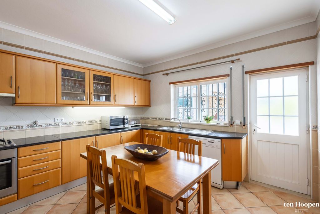 Property photo 2 of 30