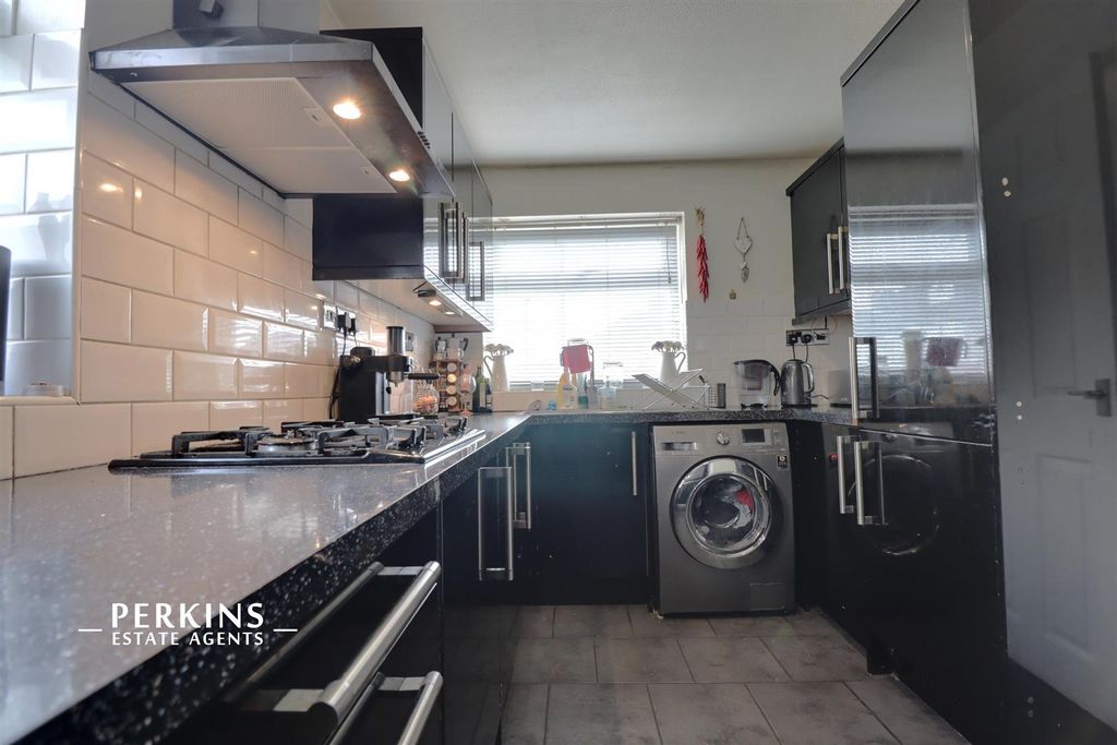 Property photo 3 of 8 Kitchen.Jpg