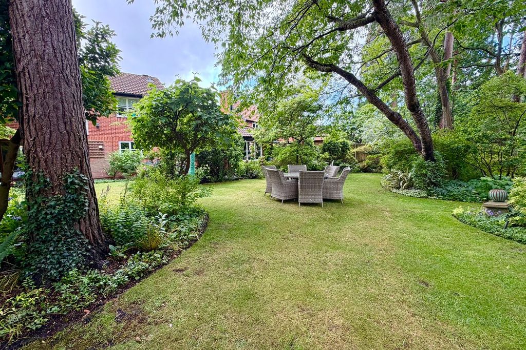 Property photo 2 of 29