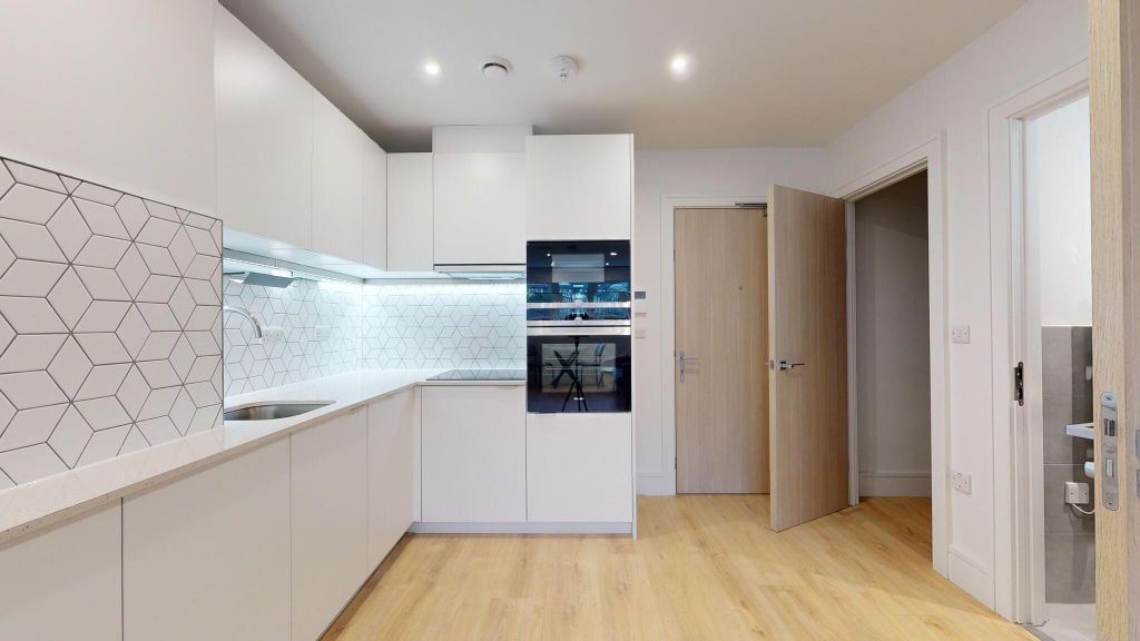 Property photo 2 of 17 Kitchen