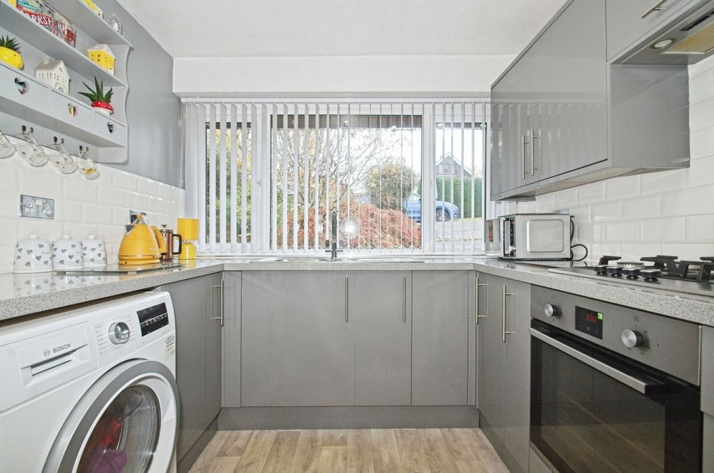 Property photo 2 of 17 Kitchen