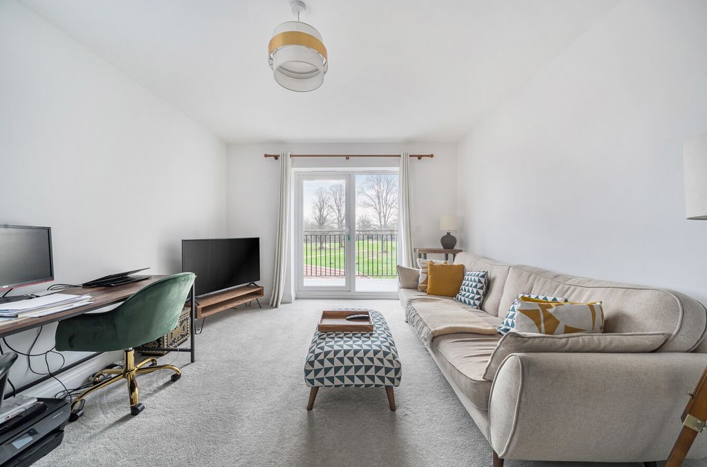 Property photo 2 of 21 1389150-12-694019...