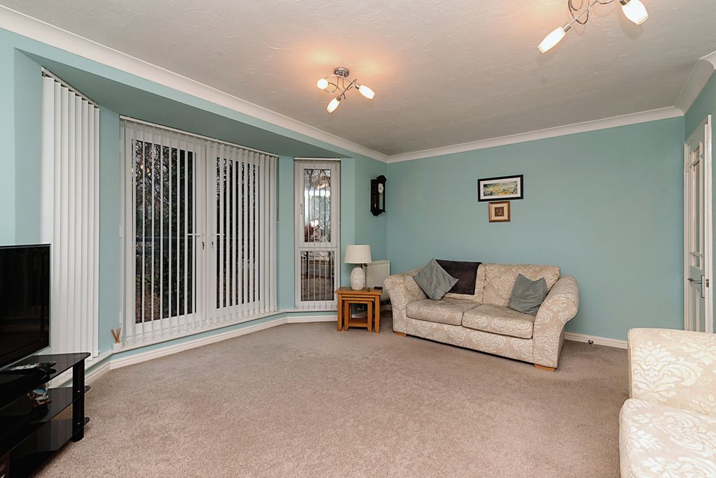 Property photo 1 of 15 Living/Dining Area