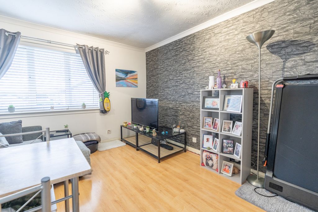 Property photo 2 of 28 Gallery