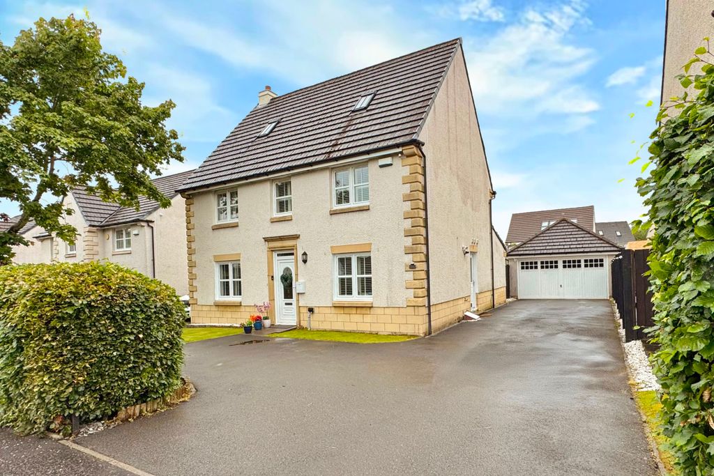 Property photo 1 of 36