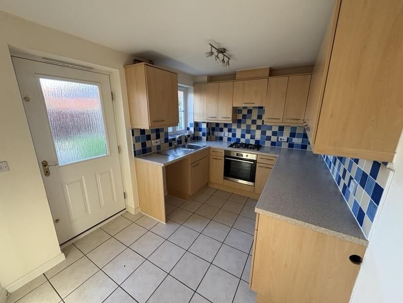 Property photo 3 of 18 Kitchen