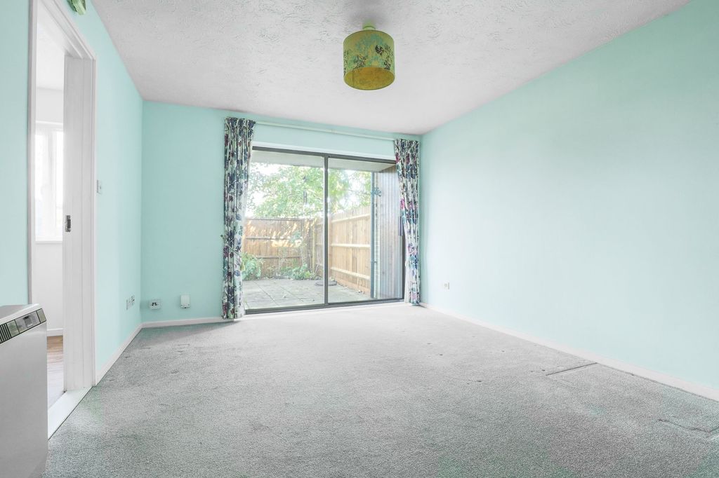 Property photo 3 of 6